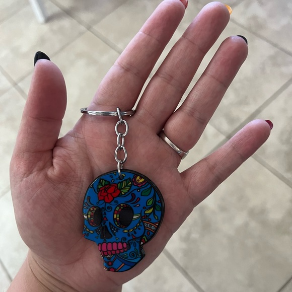 ⚫️Sugar Skull Keychain #1, with keyring, day of the dead, NWT/BOUTIQUE - Picture 3 of 3